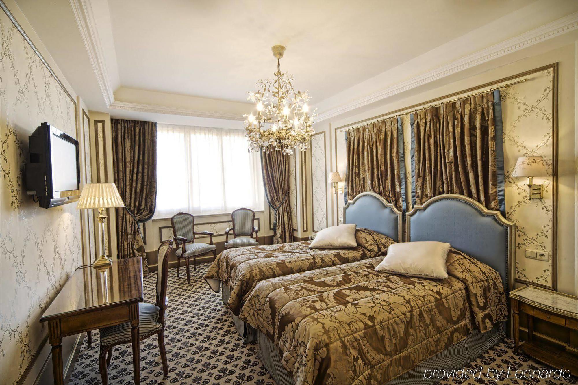 Hotel Metropole Bruxelas Quarto foto A room at the hotel